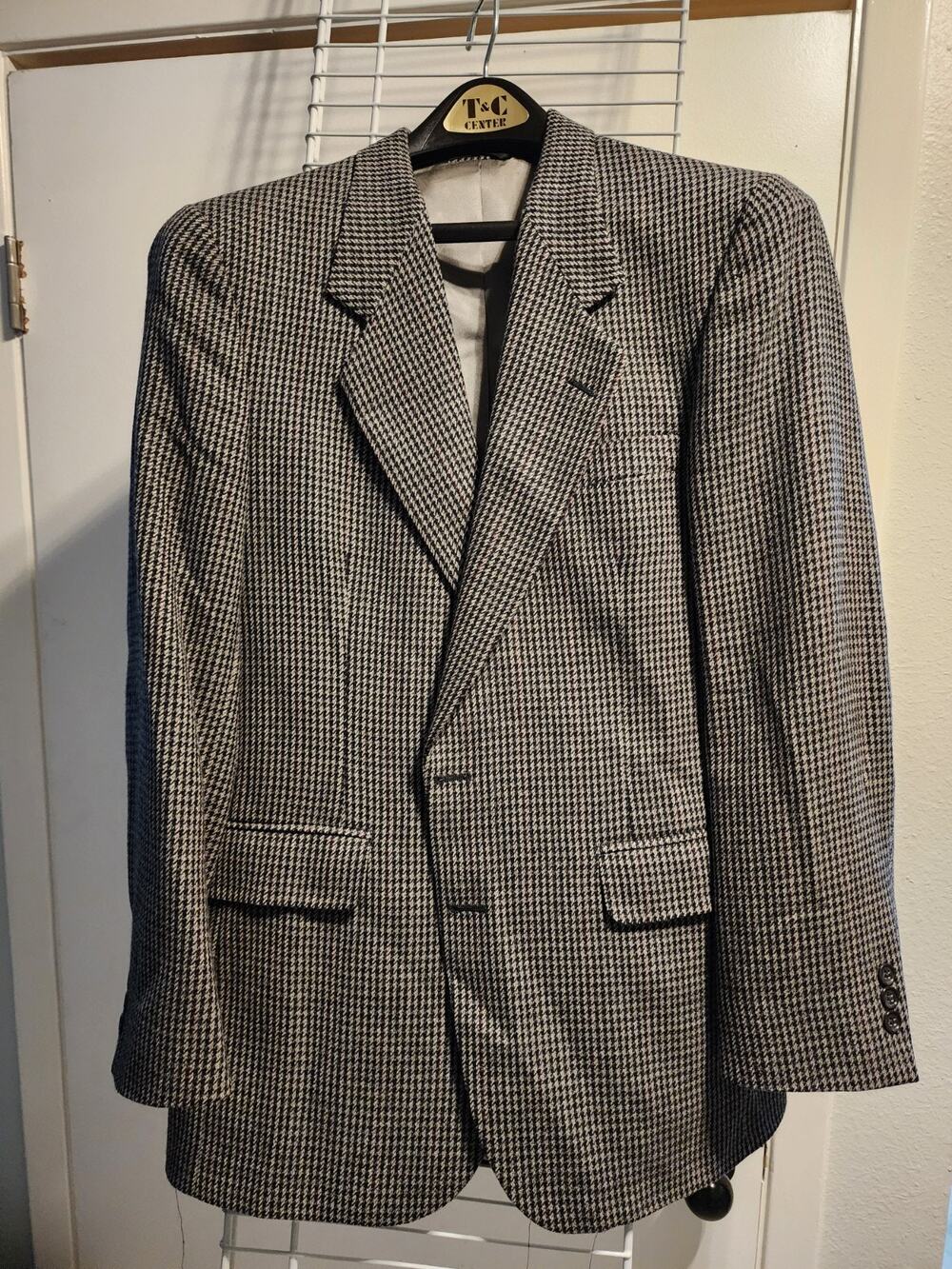 Allyn St. George Sports Coat 2 botton Harringgbone material cut.